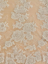 Dantela Couture Ivory cu Model Floral, cu Margele si Paiete